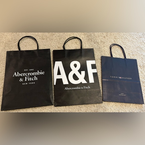Abercrombie & Fitch and Tommy Hilfiger Bundle of 3 Designer shoppingbags - Picture 1 of 5